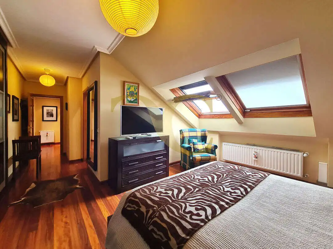 Habitación de Dúplex en venta en Gijón  con Aire acondicionado, Calefacción y Trastero