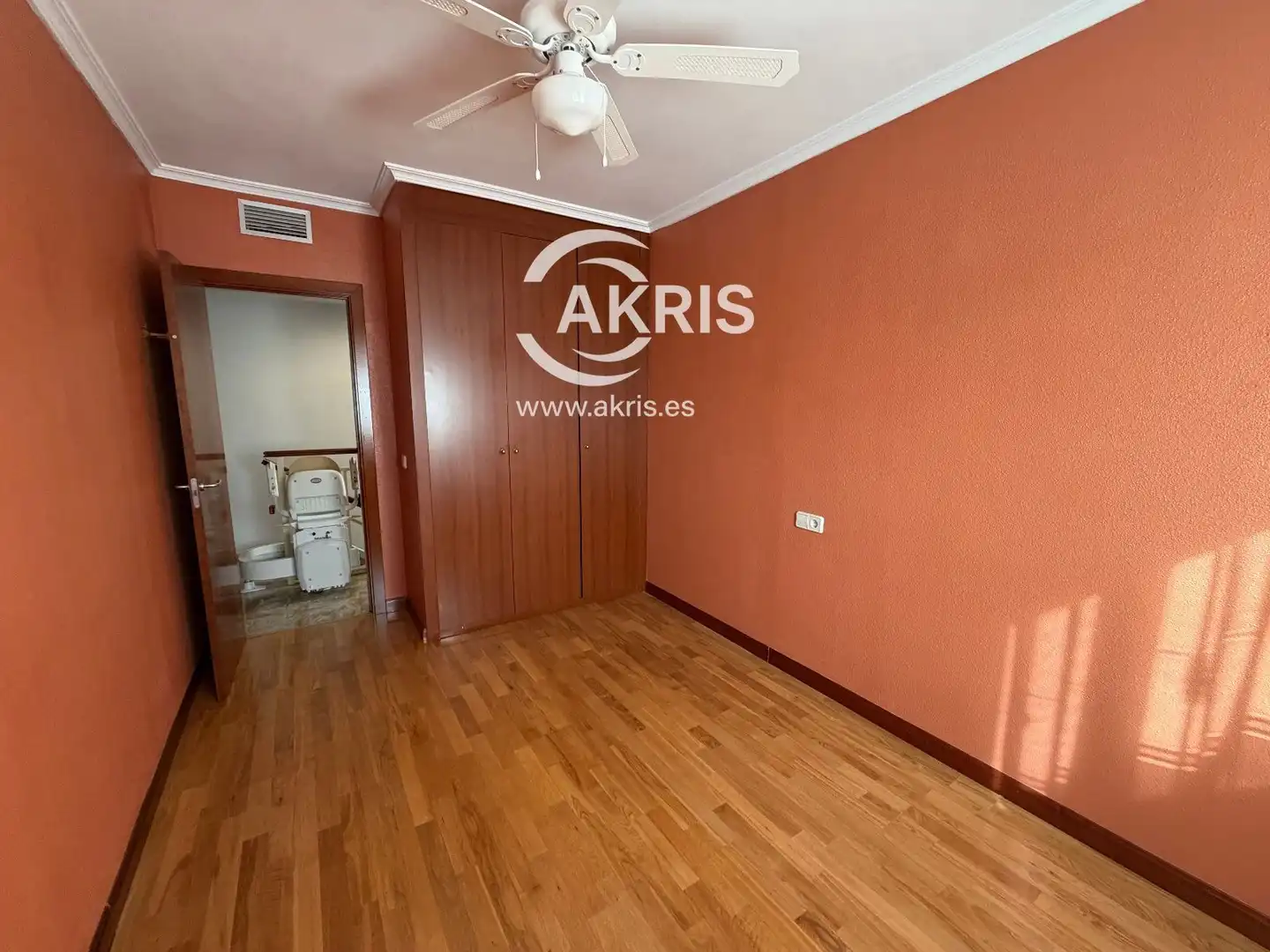 Dormitori de Casa adosada en venda en Toledo amb Aire condicionat, Jardí privat i Terrassa