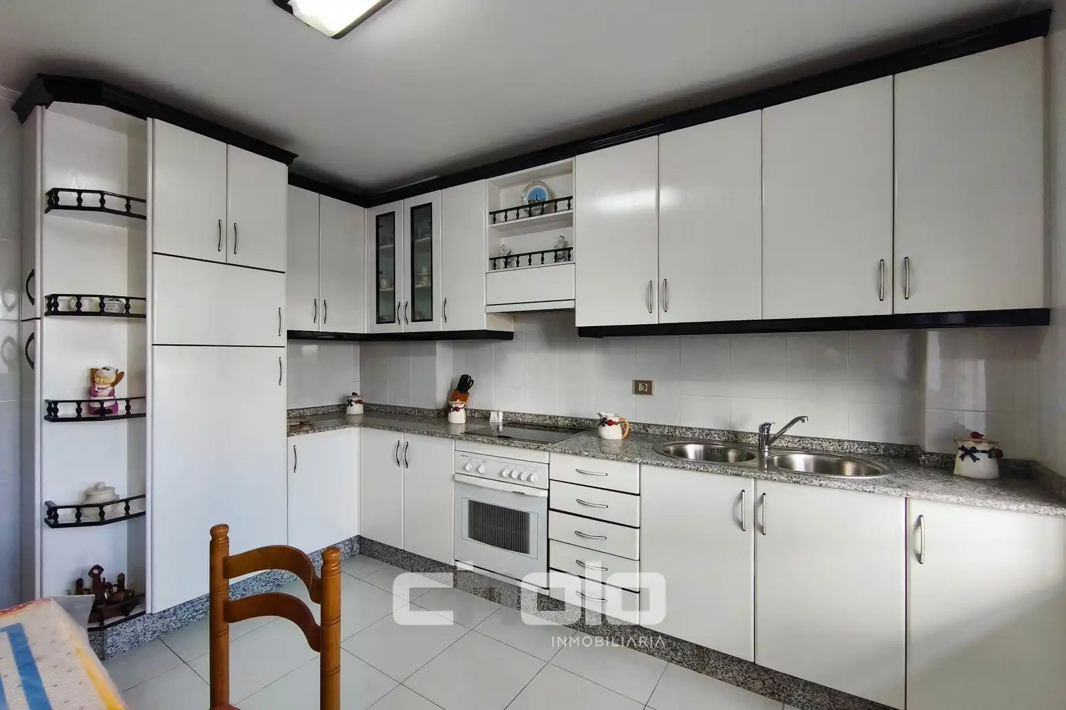 Cocina de Piso en venta en Lugo con Calefacción, Trastero y Amueblado