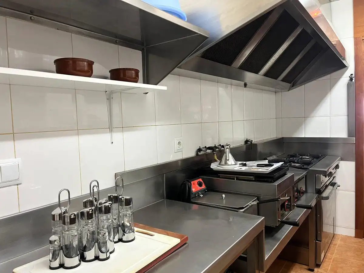 Cocina de Local en venta en Santa Margarida de Montbui con Aire acondicionado y Amueblado