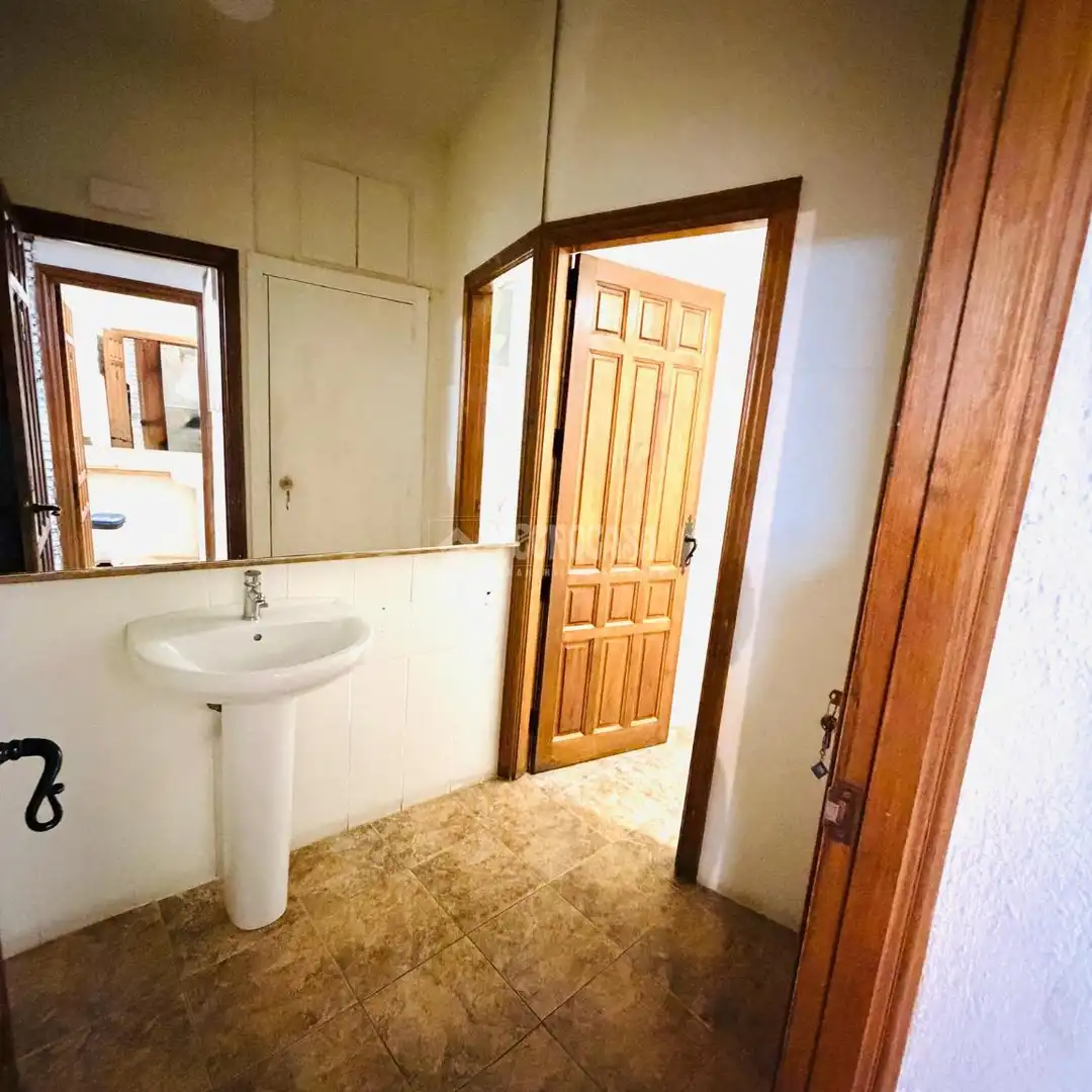 Bathroom of Commercial properties for sale in Villaconejos  with Air Conditioner