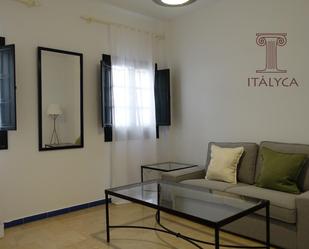 Sala d'estar de Pis de lloguer en  Sevilla Capital amb Aire condicionat i Balcó