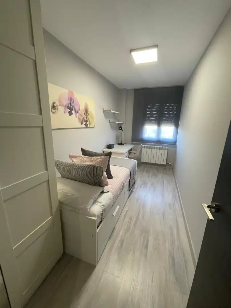 Dormitori de Apartament de lloguer en Fraga amb Aire condicionat, Calefacció i Parquet