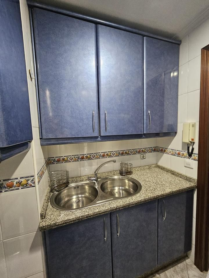 Kitchen of Planta baja for sale in  Sevilla Capital  with Air Conditioner and Furnished