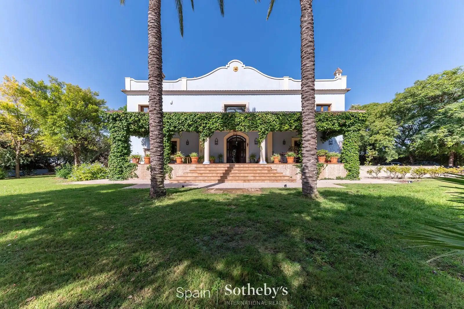 Vista exterior de Casa o xalet en venda en Elche / Elx amb Aire condicionat, Calefacció i Jardí privat