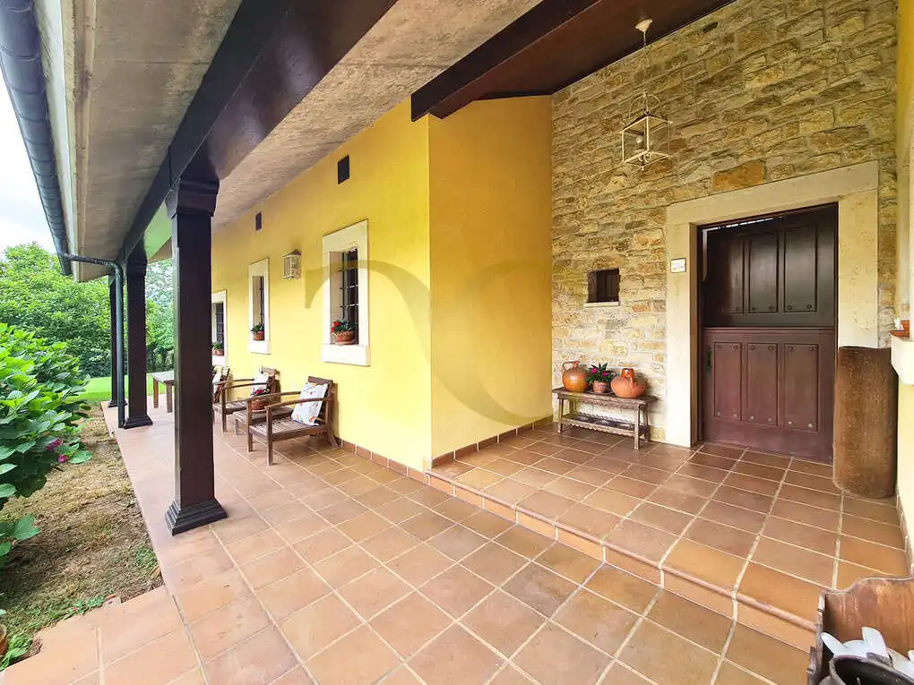Casa o xalet en venda en Oviedo  amb Calefacció, Jardí privat i Terrassa