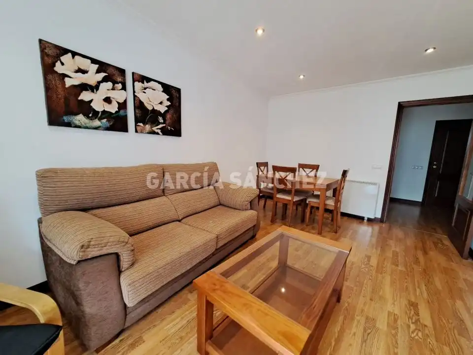 Sala de estar de Apartamento en venta en Boiro con Calefacción, Amueblado y Horno
