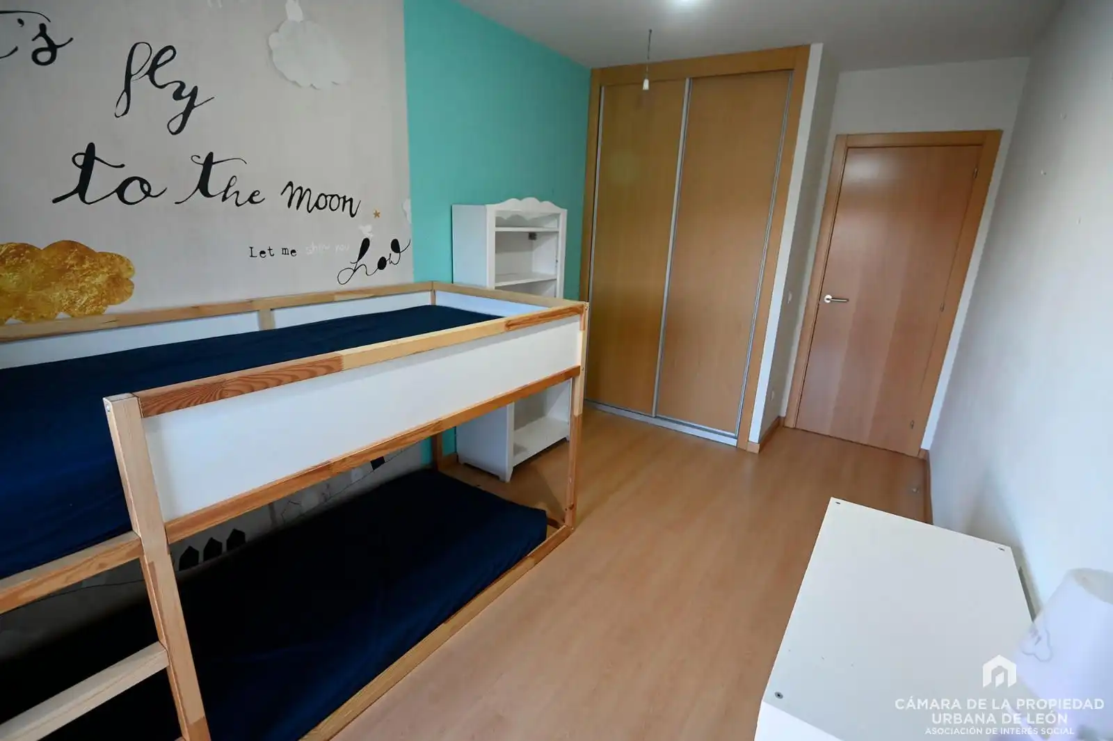 Habitación de Piso de alquiler en León Capital  con Calefacción, Parquet y Terraza