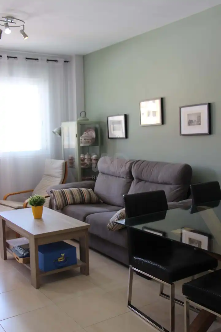 Sala d'estar de Pis en venda en Roquetas de Mar amb Aire condicionat i Terrassa