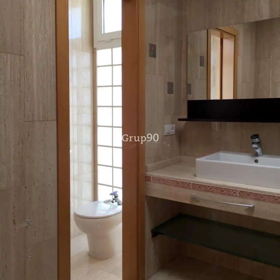 Bathroom of Houses for sale in Lleida  with Heating, Private garden and Parquet flooring