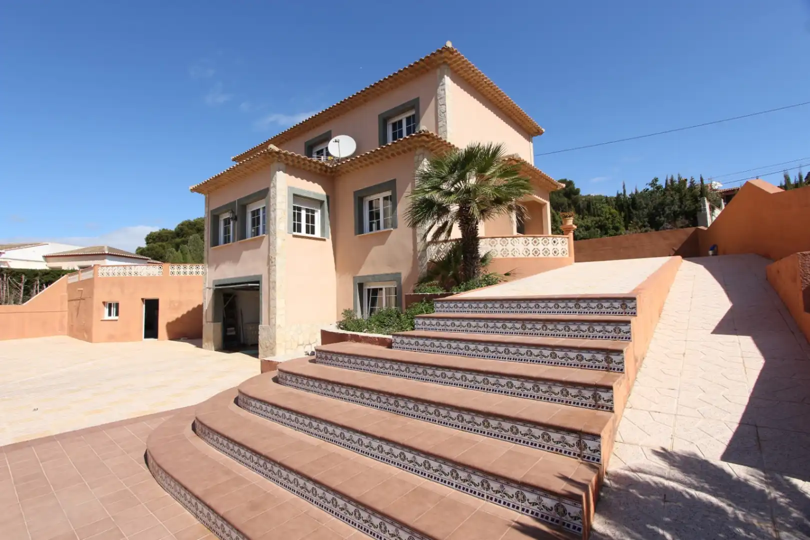 Detached house with terrace for sale in Carrió - La Merced - Los Pinos