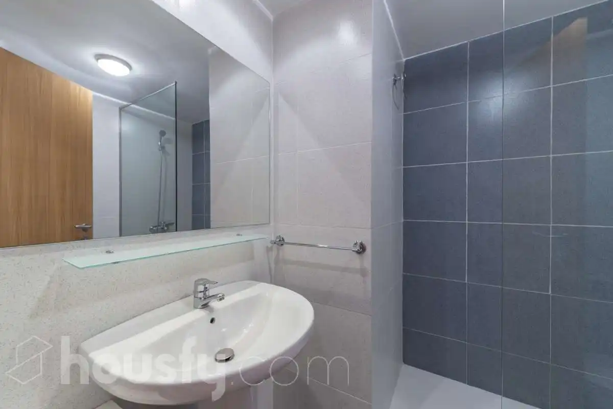 Bathroom of Flat for rent in Mataró  with Air Conditioner, Heating and Parquet flooring