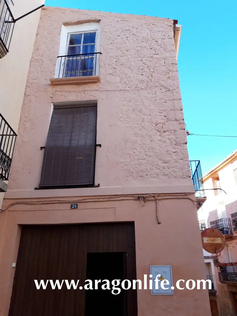 Exterior view of Houses for sale in Fabara  with Storage room, Furnished and Oven