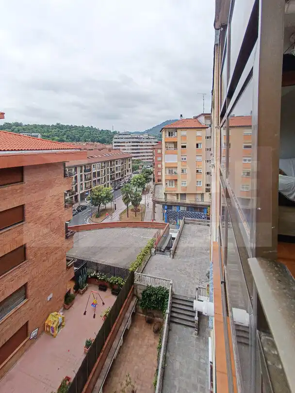 Vista exterior de Piso en venta en Errenteria con Calefacción y Balcón