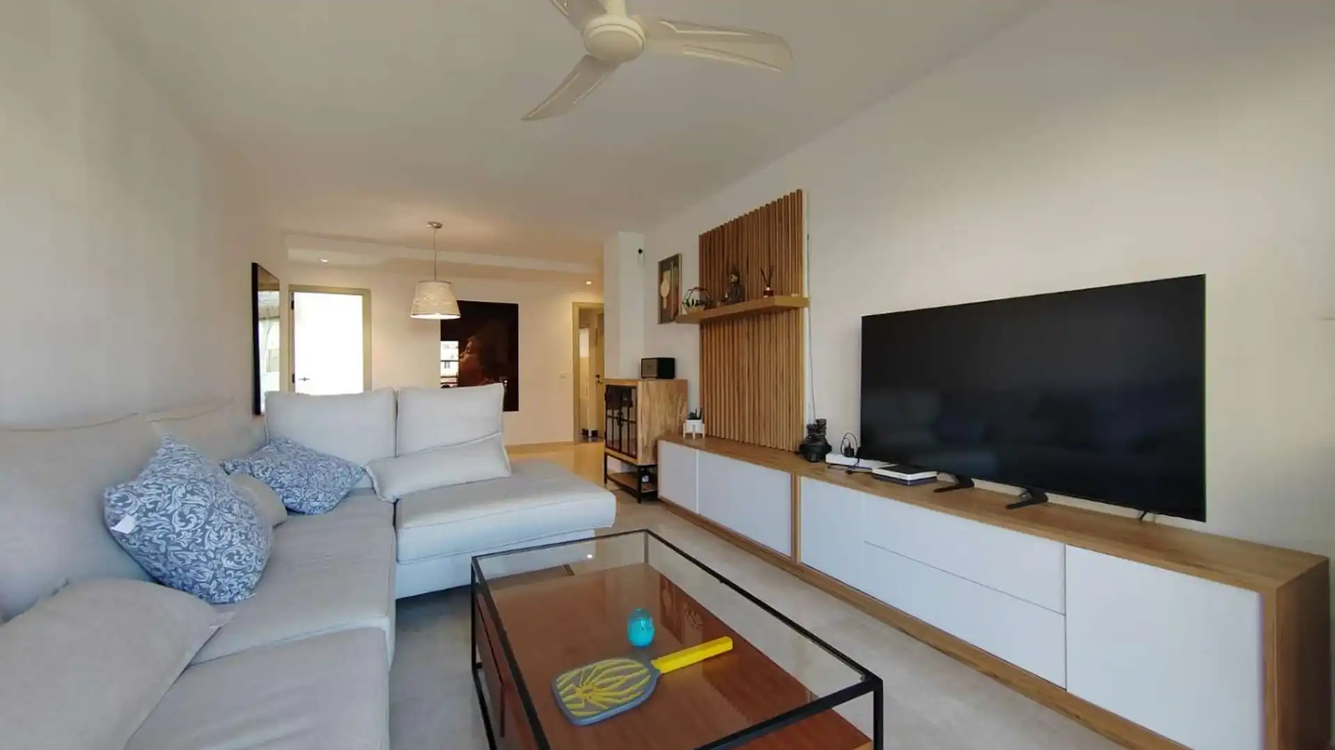 Living room of Flat for sale in Vélez-Málaga  with Terrace and Swimming Pool