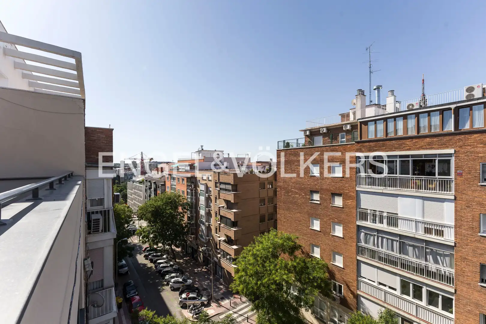 Vista exterior de Àtic de lloguer en Madrid amb Aire condicionat, Calefacció i Terrassa