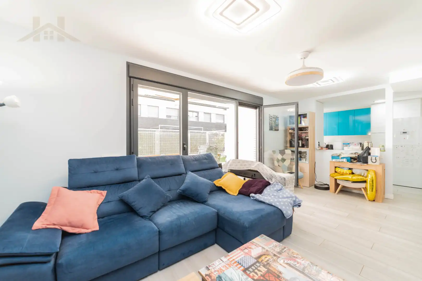 Sala d'estar de Planta baixa en venda en Urbanizaciones