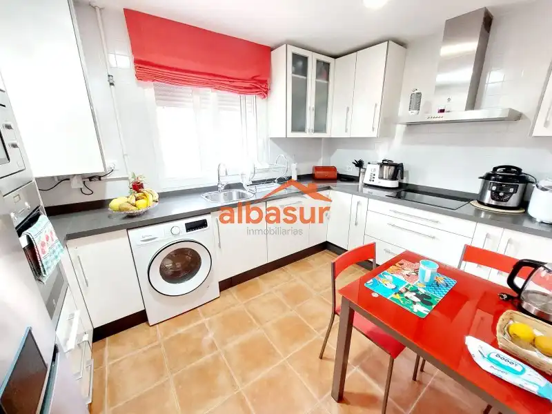 Cocina de Casa adosada en venta en Córdoba con Aire acondicionado, Calefacción y Terraza