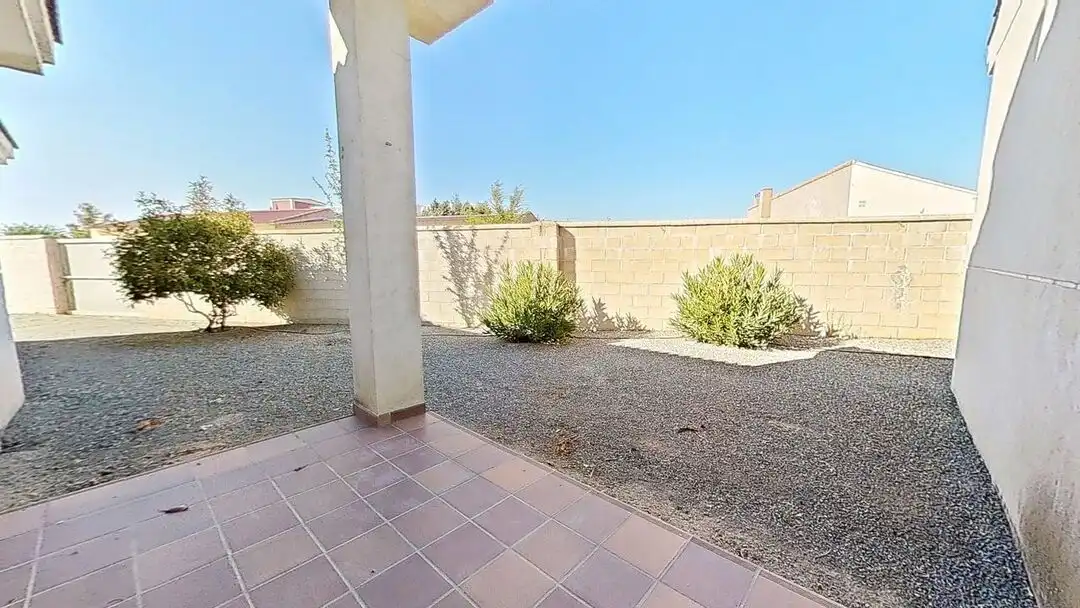 Terrassa de Casa adosada en venda en Santiuste de San Juan Bautista amb Calefacció, Jardí privat i Moblat