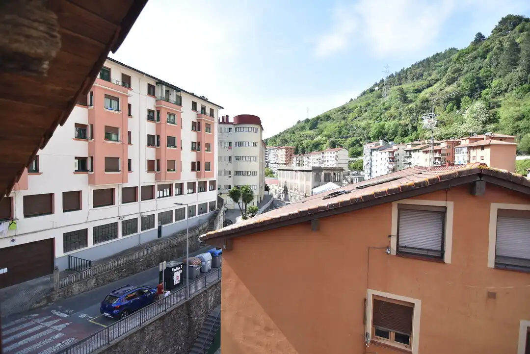 Außenansicht von Wohnung zum Verkauf in Soraluze / Plasencia de las Armas mit Heizung und Abstellraum