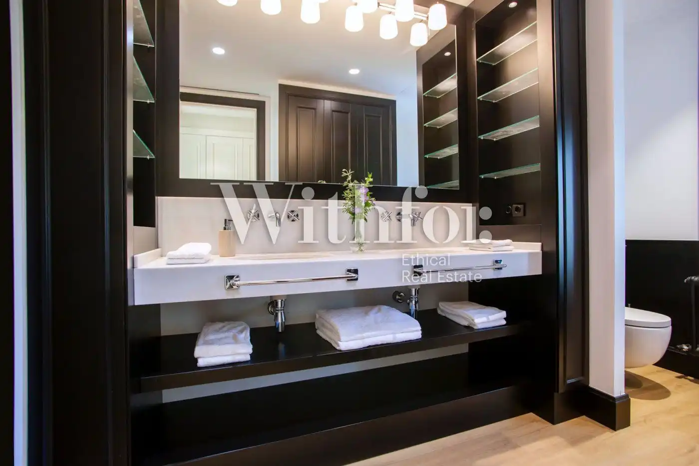 Bathroom of Houses for rent in Barcelona  with Air Conditioner, Heating and Private garden