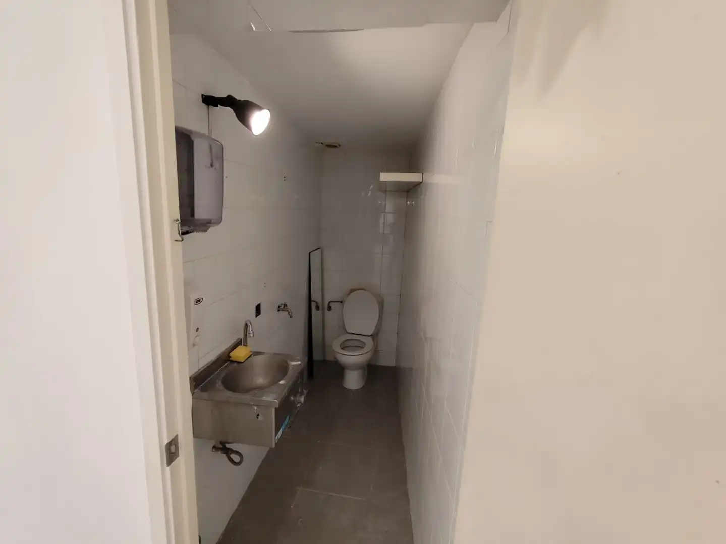 Baño de Local de alquiler en Mataró
