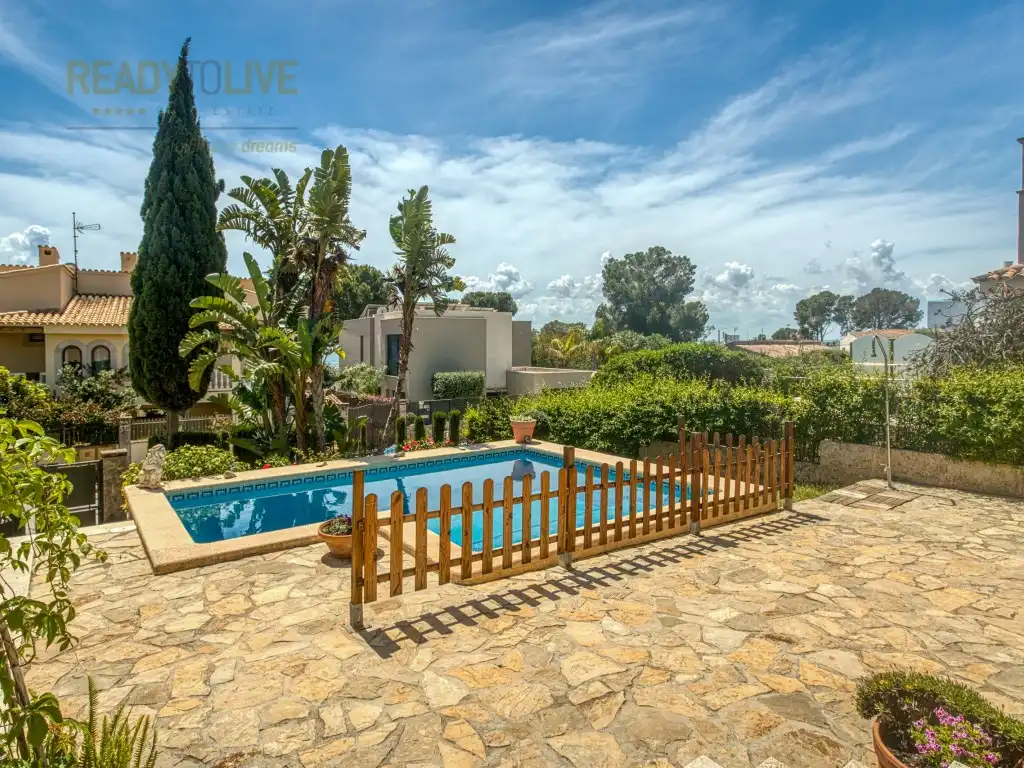 Außenansicht von Einfamilien-Reihenhaus zum Verkauf in Alcúdia mit Klimaanlage, Privatgarten und Terrasse