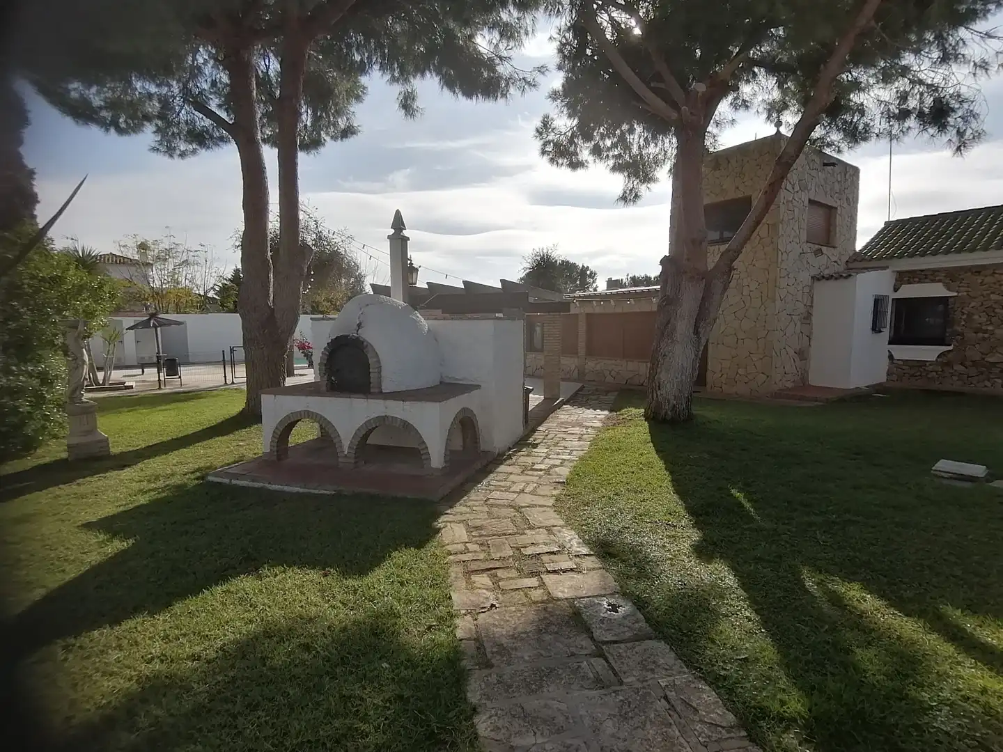 Casa o chalet en venta en Chiclana de la Frontera con Trastero, Piscina y Horno