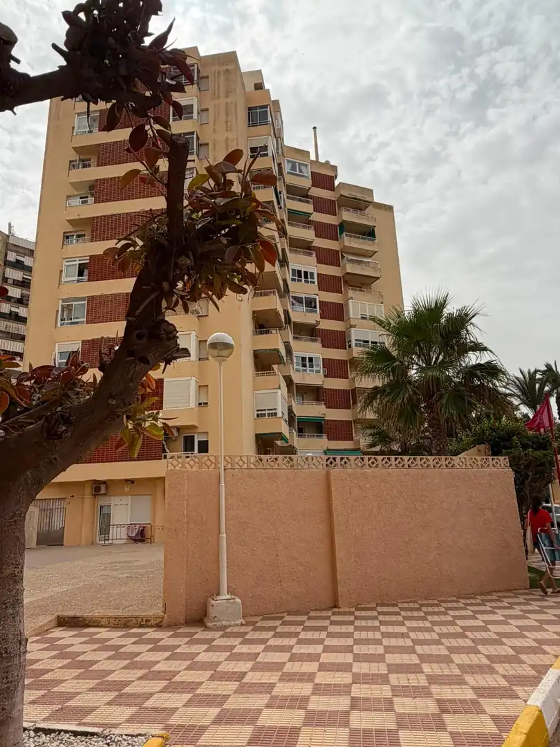 Vista exterior de Apartament en venda en La Manga del Mar Menor amb Aire condicionat, Calefacció i Balcó
