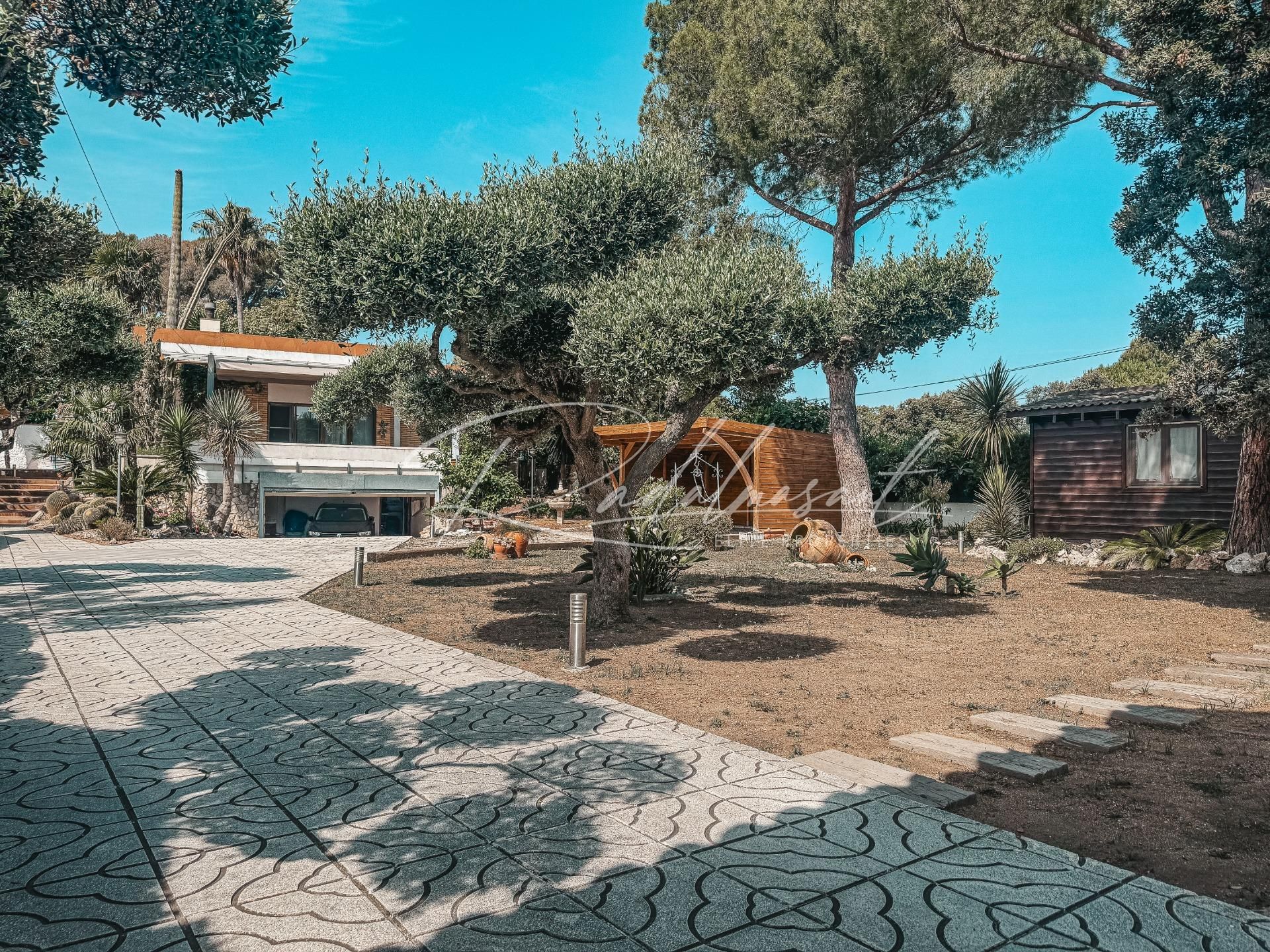 Vista exterior de Casa o xalet en venda en Valls amb Aire condicionat, Calefacció i Jardí privat