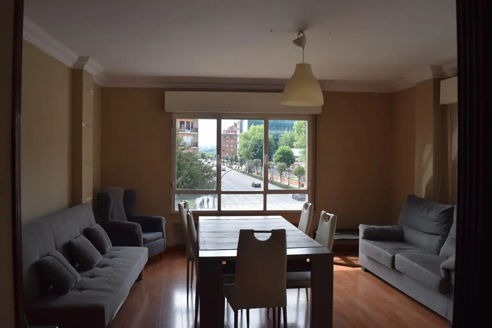 Sala d'estar de Pis en venda en Oviedo  amb Calefacció, Parquet i Traster