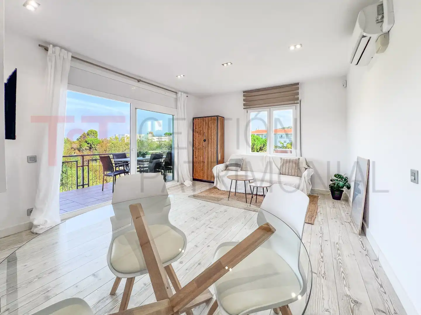 Living room of Flat for sale in Castell d'Aro, Platja d'Aro i s'Agaró  with Air Conditioner, Heating and Terrace