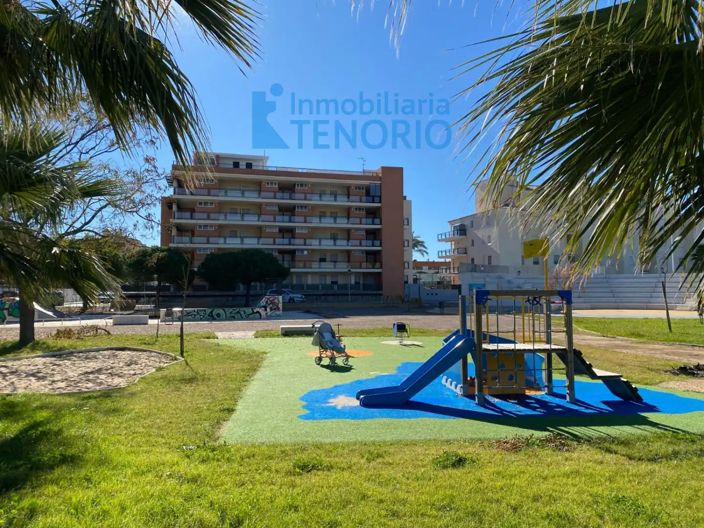 Außenansicht von Dachboden zum Verkauf in La Antilla mit Terrasse, Abstellraum und Gemeinschaftspool