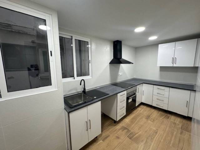 Piso en Venta en Calle Albuixarres en Albuixarres