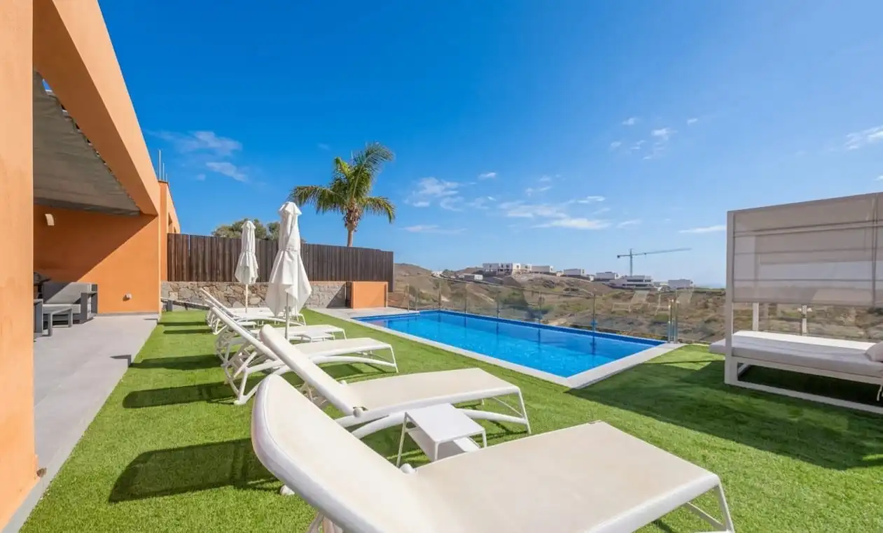 Piscina de Casa o xalet en venda en San Bartolomé de Tirajana amb Aire condicionat, Jardí privat i Terrassa