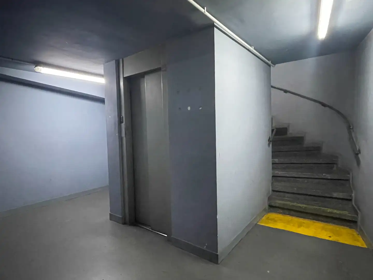 Einzelparkplatz mit Aufzug zum Verkauf in Calle Tome Cano 10, imagen 3