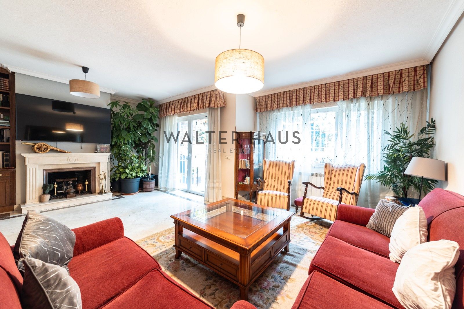 Sala d'estar de Casa o xalet en venda en  Madrid Capital amb Aire condicionat, Calefacció i Terrassa