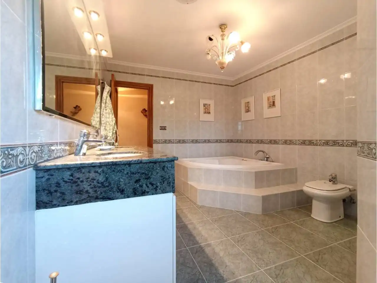 Baño de Casa o chalet en venta en Cogollos con Calefacción, Jardín privado y Terraza