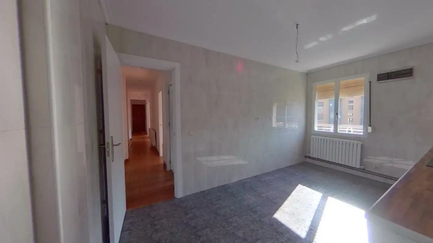Flat for sale in SANTA ENGRACIA I / SANTA ENGRAZIA I ZEHARKALEA, Buztintxuri
