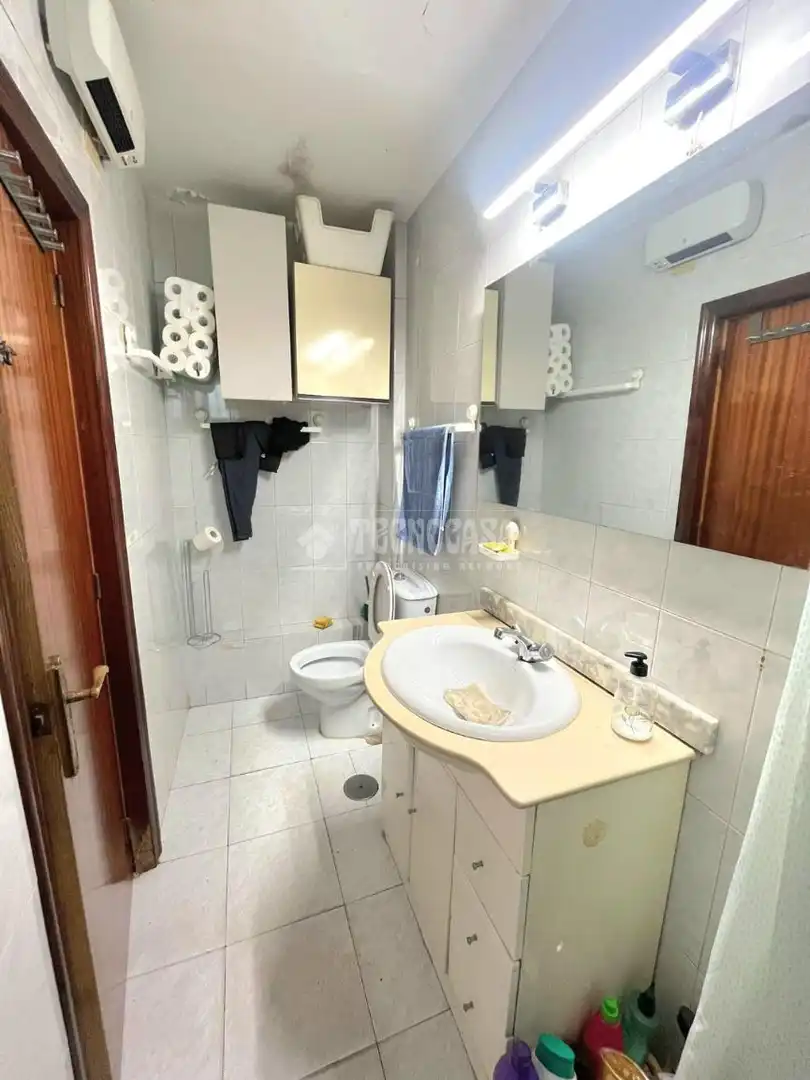 Bathroom of Detached homes for sale in San Juan de Aznalfarache