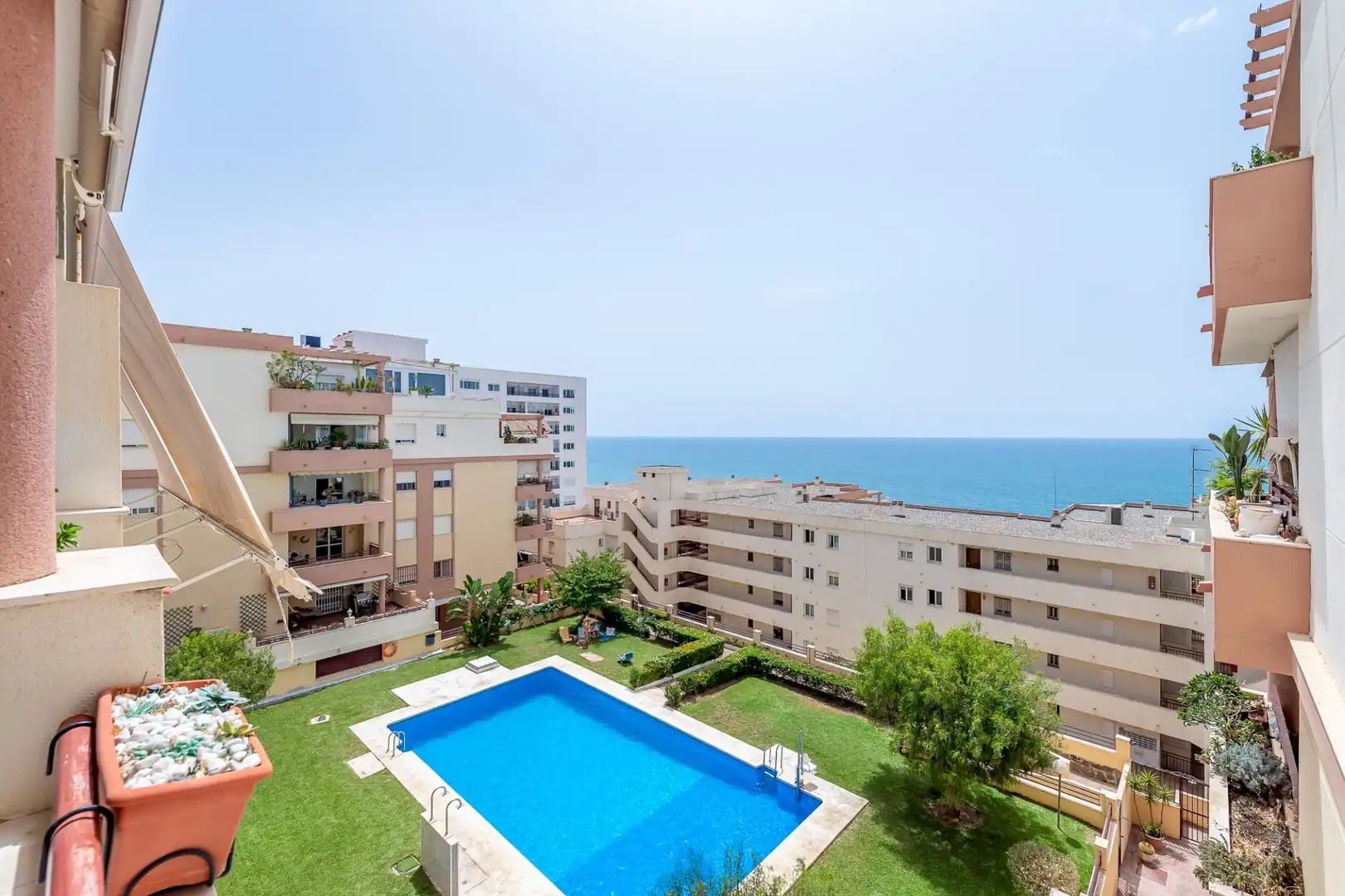 Swimming pool of Flat for rent in Torrequebrada