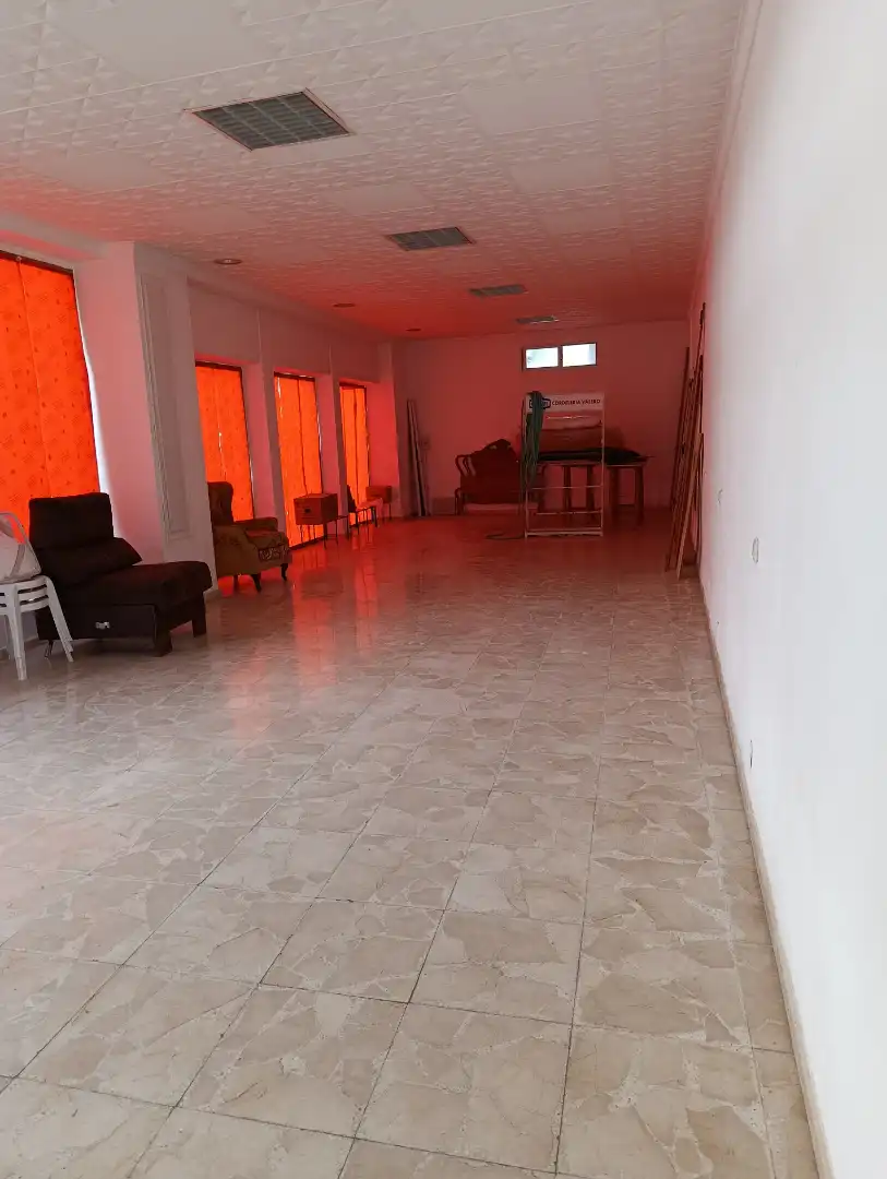 Edifici en venda en Iznájar