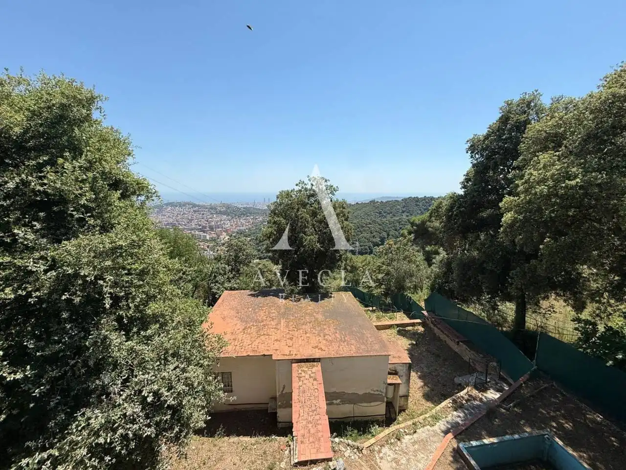Vista exterior de Casa o xalet en venda en Sant Cugat del Vallès amb Jardí privat i Piscina