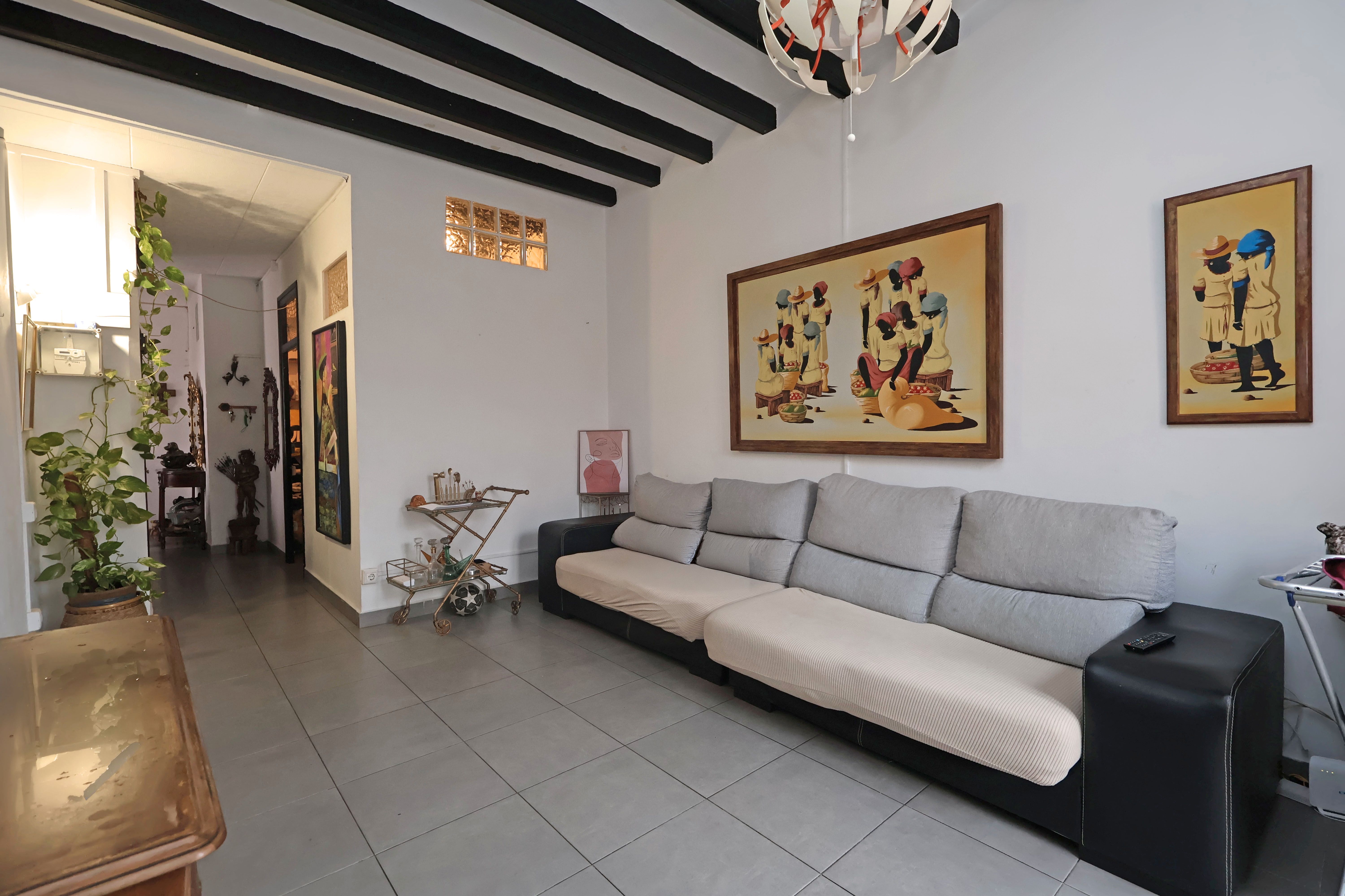 Sala de estar de Piso en venta en  Barcelona Capital con Balcón