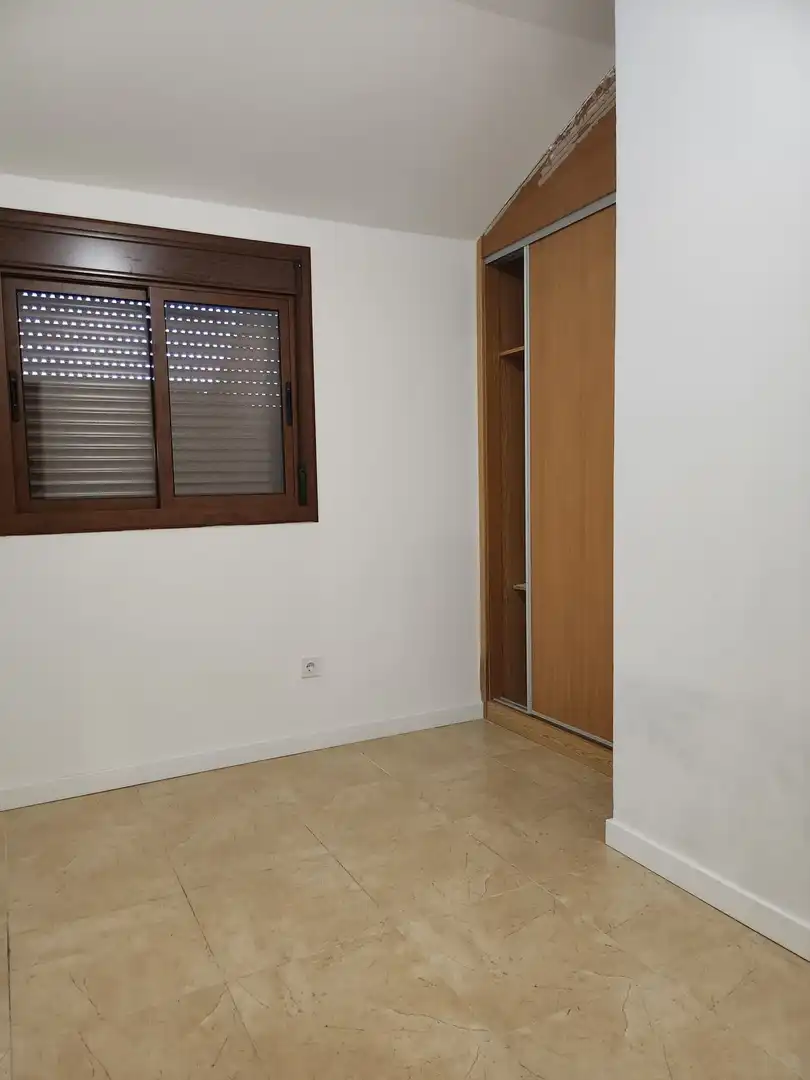 Schlafzimmer von Maisonette zur Miete in Yuncos mit Abstellraum, Ofen und Balkon