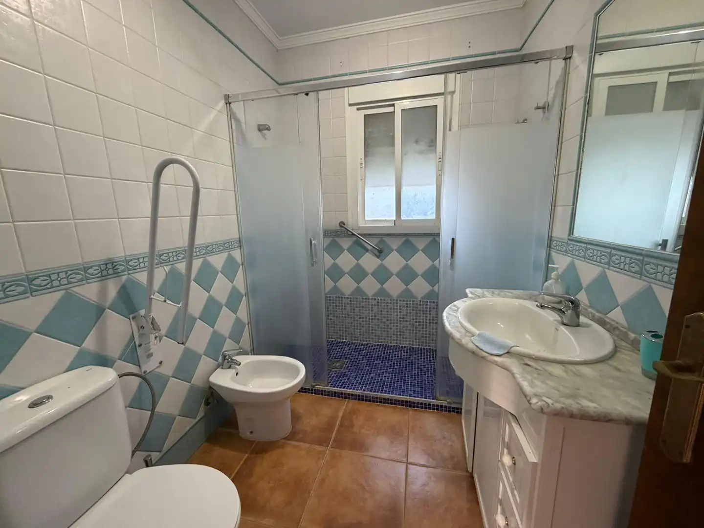 Baño de Casa o chalet en venta en Chiclana de la Frontera con Jardín privado, Terraza y Trastero