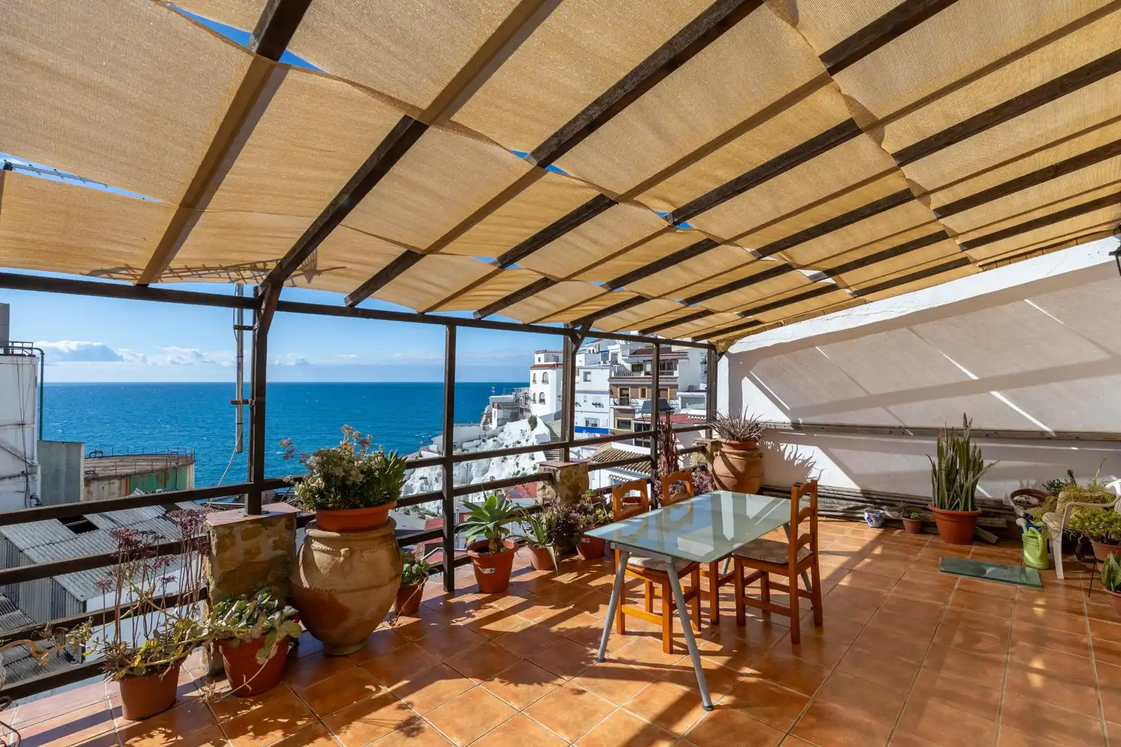 Terrasse von Einfamilien-Reihenhaus zum Verkauf in Salobreña mit Klimaanlage, Heizung und Terrasse