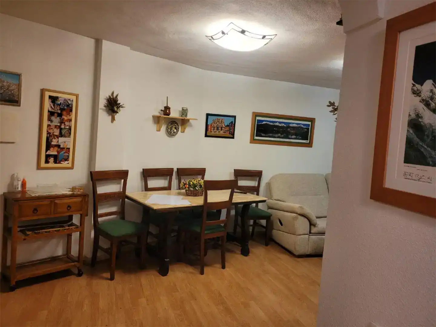 Comedor de Piso en venta en Salvacañete con Parquet, Trastero y Amueblado