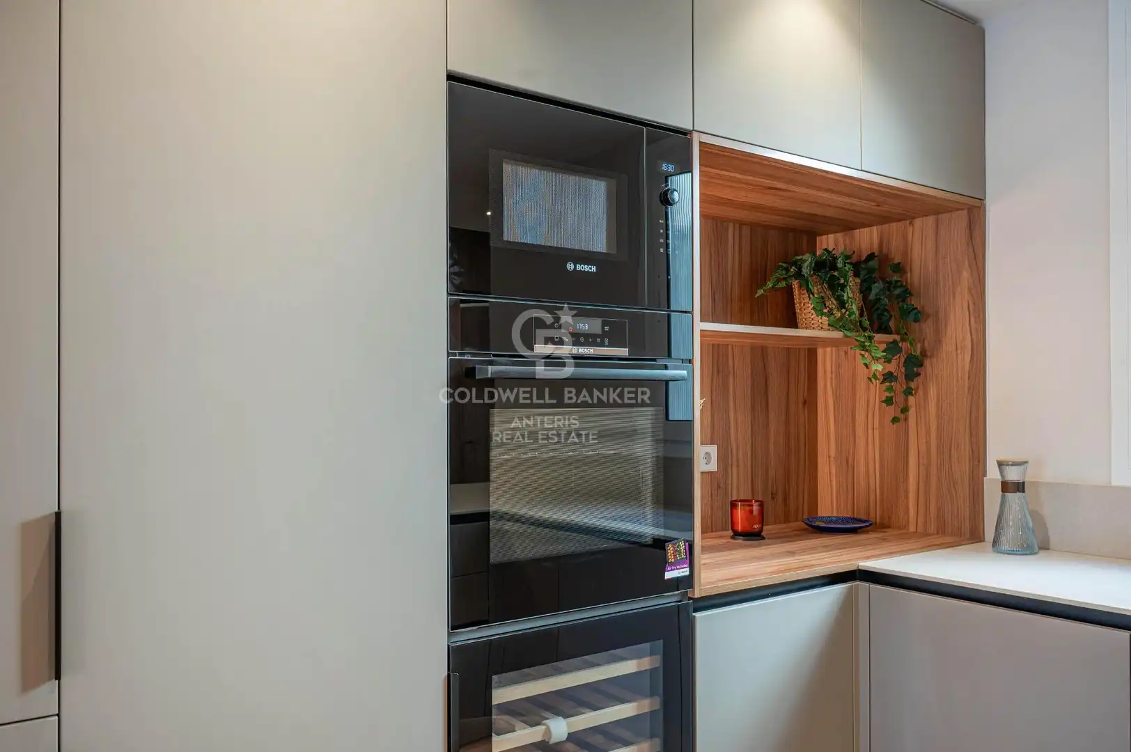 Küche von Wohnung zum Verkauf in Barcelona mit Klimaanlage, Parkett und Terrasse