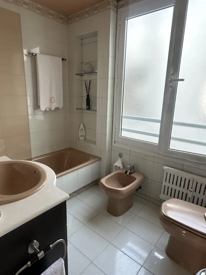 Badezimmer von Maisonette zum Verkauf in Oviedo  mit Heizung und Parkett